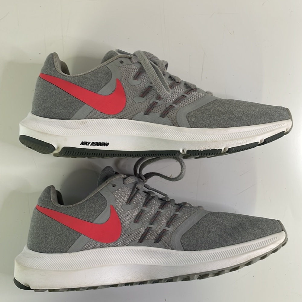 Nike Running Shoes Style Run Swift Gently Used - image 4
